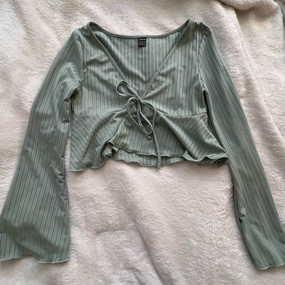 Super cute green flowy top
